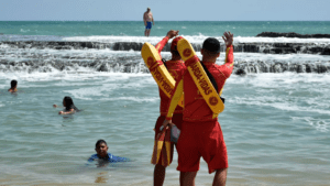 Registro de 36 resgastes por afogamentos marcam início da Operação Verão 2026