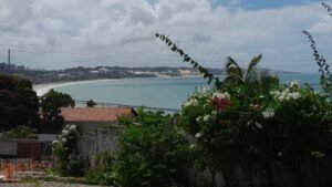 Grande Natal tem cinco praias impróprias para banho, segundo boletim de balneabilidade