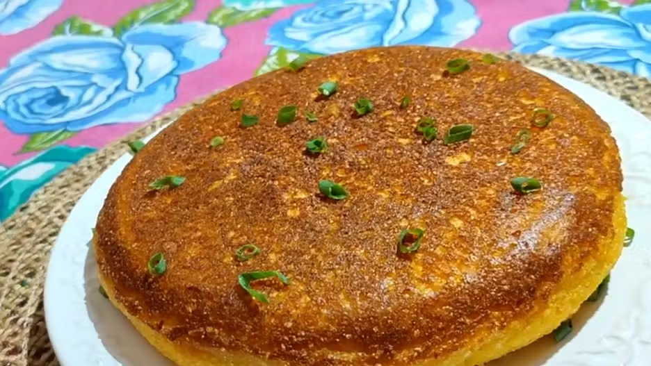 Destaque no Inter TV Rural: receita prática transforma flocão de milho em torta de frango feita na frigideira