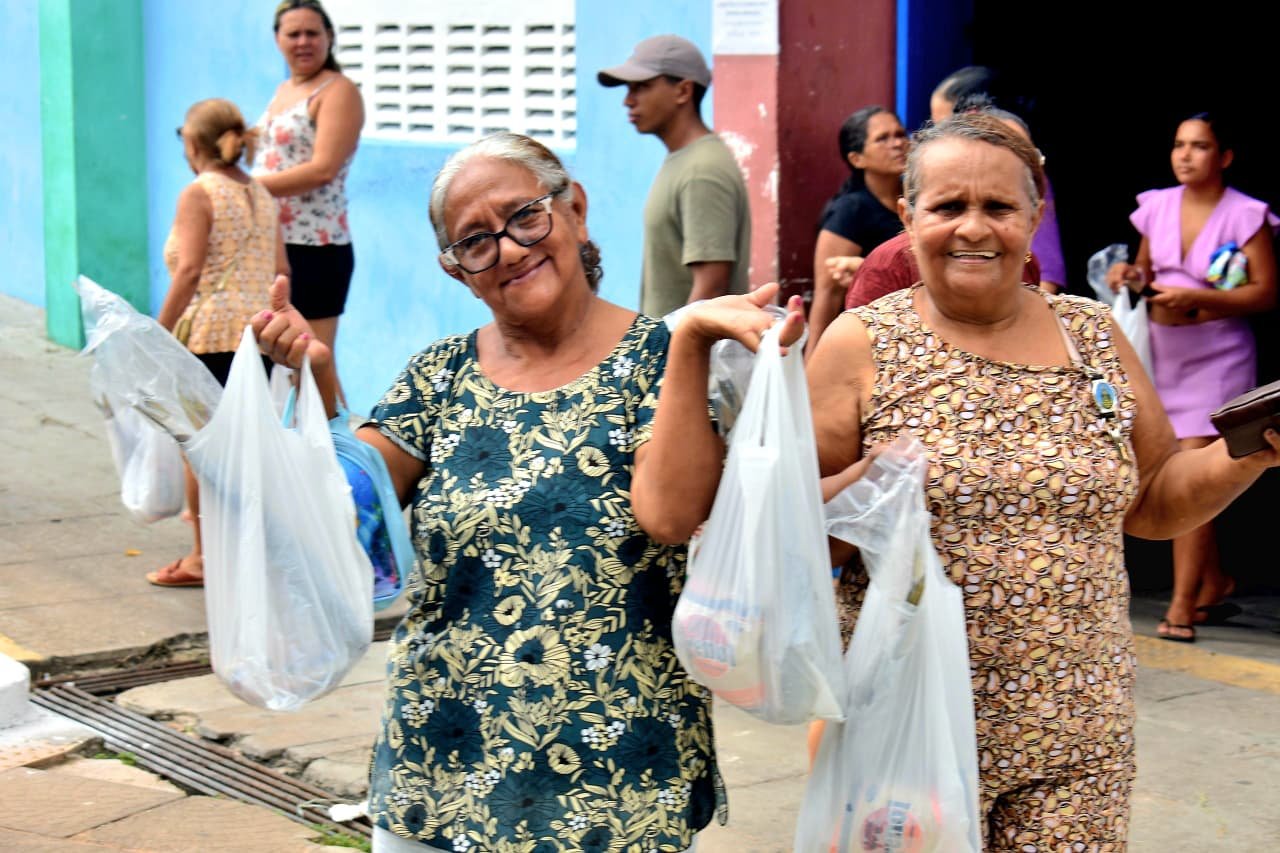 Prefeitura de São Gonçalo inicia entrega do Peixe da Semana Santa que beneficia 20 mil famílias; distribuição continua nesta quarta-feira (1°)