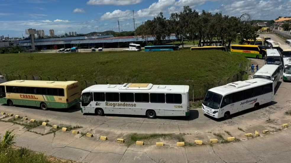 Crise no transporte: greve de motoristas expõe conflito entre empresas e trabalhadores no RN