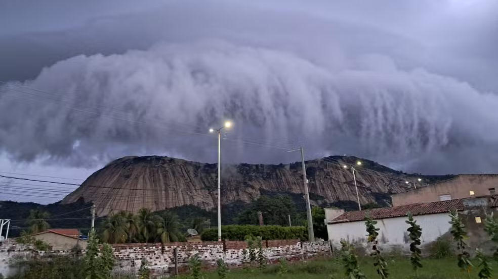 Fenômeno raro? Nuvem incomum chama atenção e viraliza no interior do RN