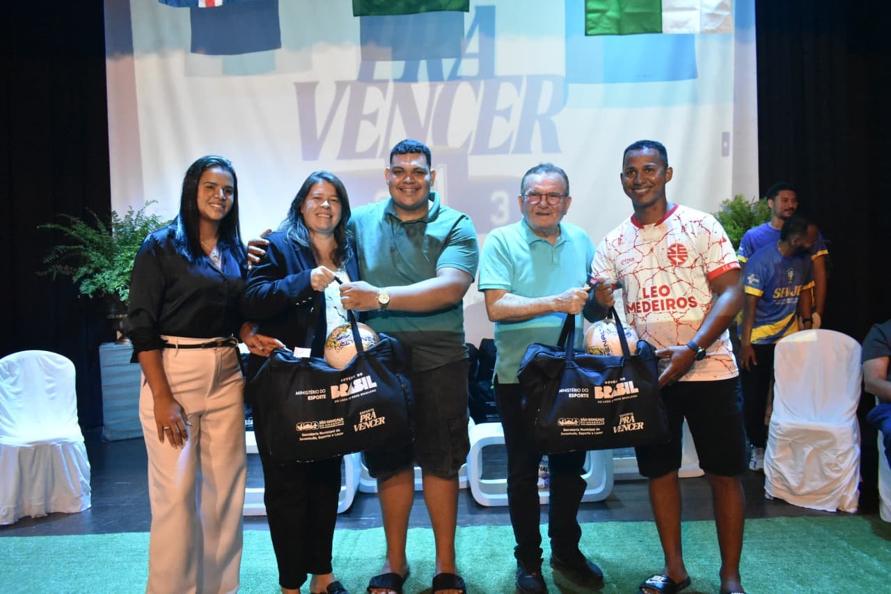 ESPORTE PRA VENCER: Dez anos depois, atletas de São Gonçalo voltam a receber kits esportivos