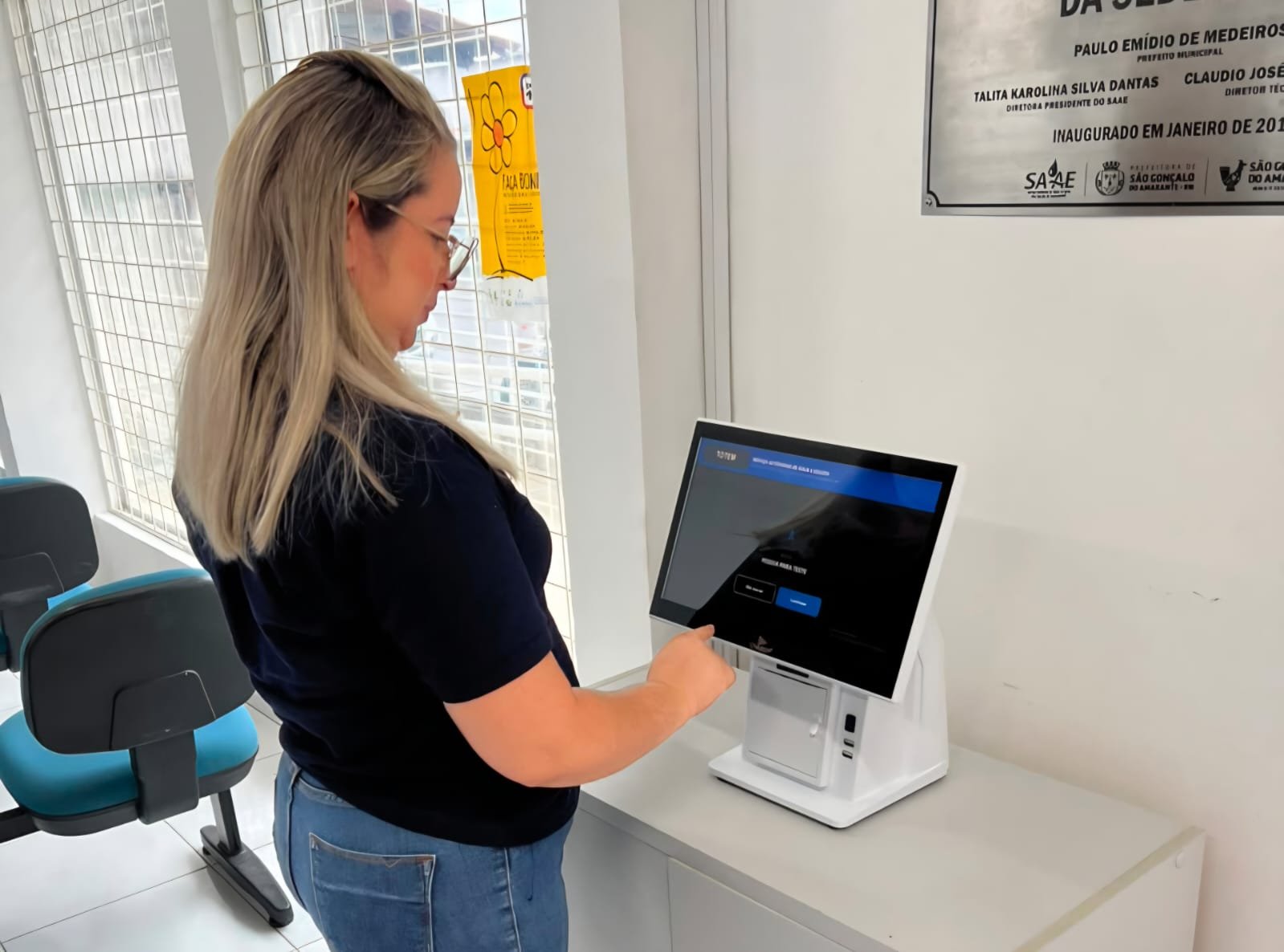 MODERNIZAÇÃO: SAAE de São Gonçalo instala totens de autoatendimento e serviço de WhatsApp com inteligência artificial