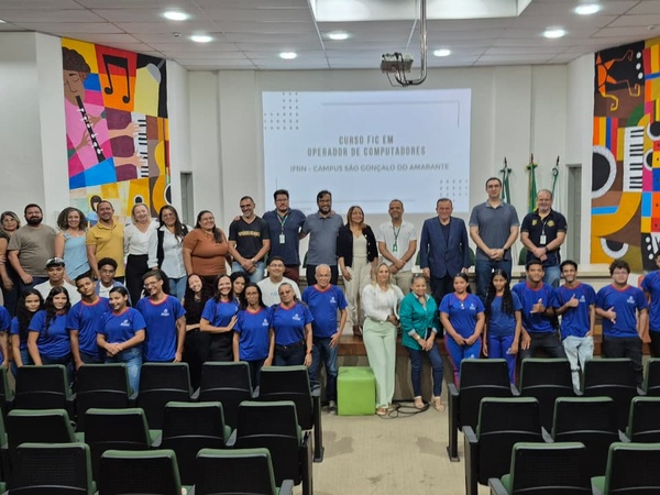 Parceria entre IFRN e São Gonçalo oferece curso de informática para estudantes da EJA